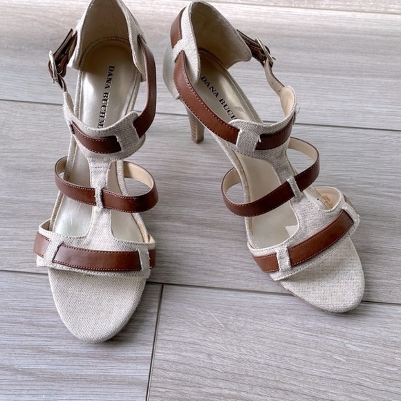 Women's Linen Fabric Heels Size 8 Open Toe Strappy Gold Buckles - Picture 2 of 4